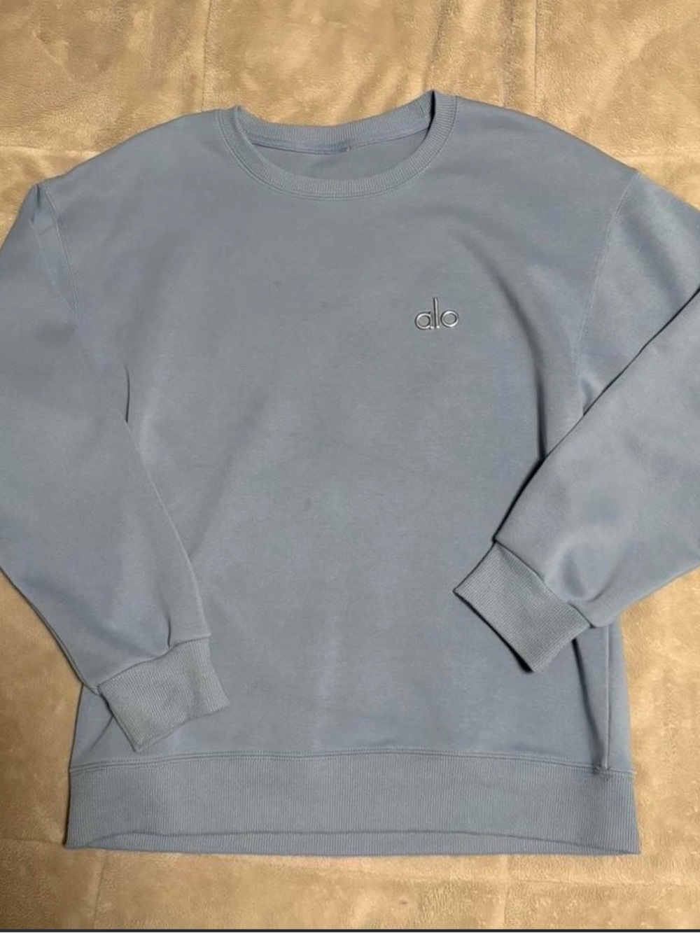 ALO Yoga Crewneck Sweatshirt in Light Blue